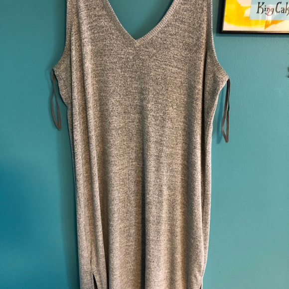 GAP V neck knit sleeveless dress. - Picture 3 of 3